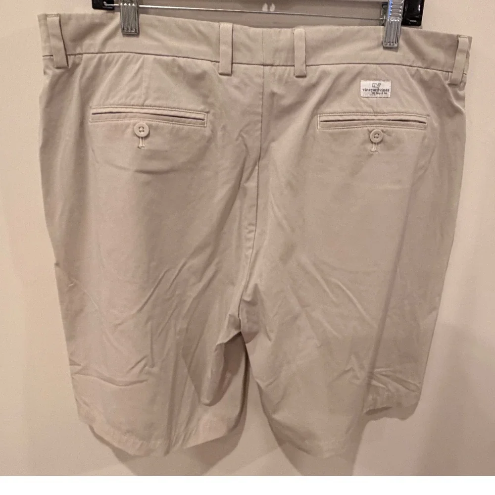 Vineyard Vines Performance Breaker Shorts Mens 38 Khaki Stretch Golf 9 Inseam